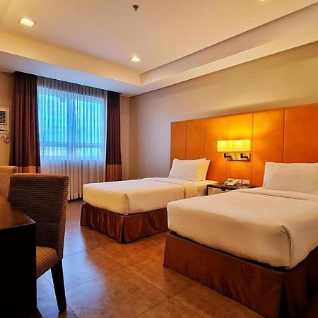 District 21 Hotel Iloilo Zewnętrze zdjęcie