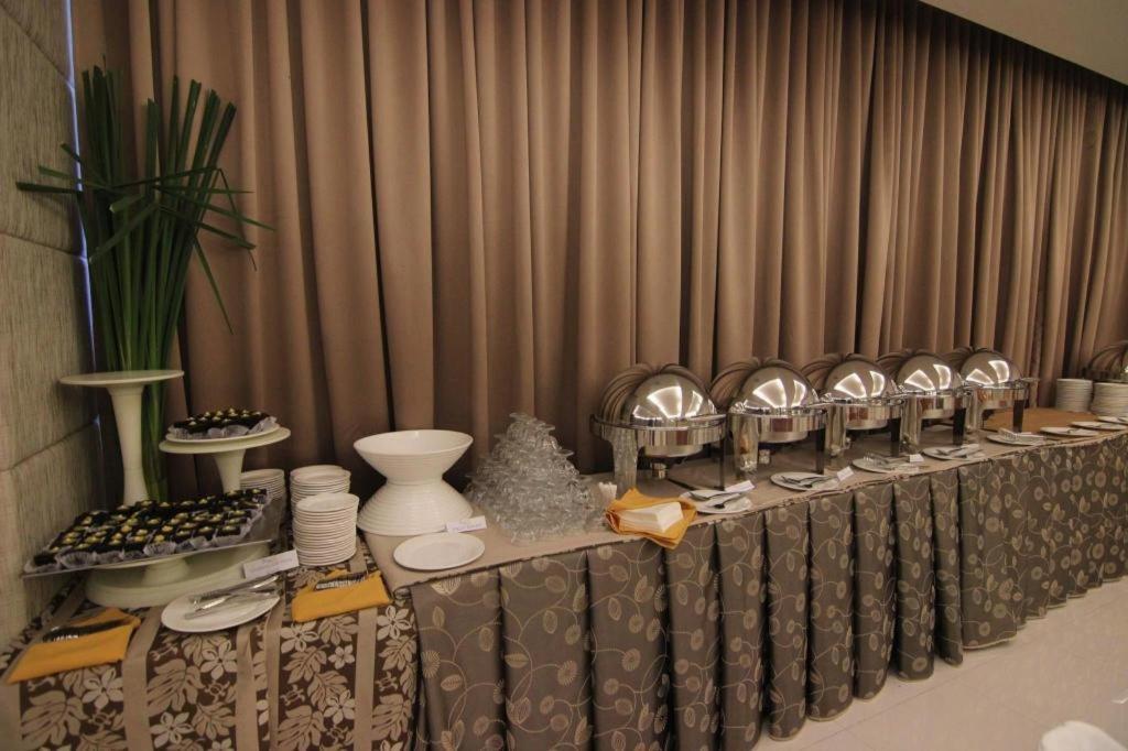 District 21 Hotel Iloilo Zewnętrze zdjęcie