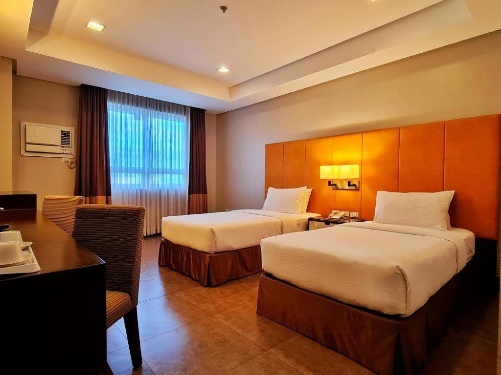 District 21 Hotel Iloilo Zewnętrze zdjęcie