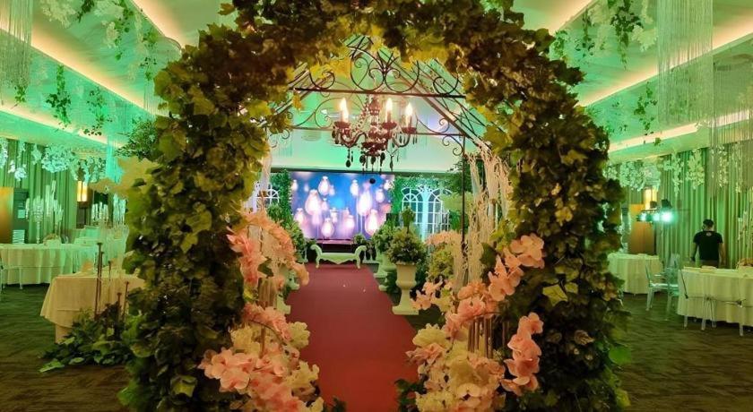 District 21 Hotel Iloilo Zewnętrze zdjęcie