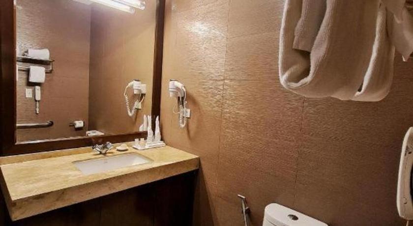 District 21 Hotel Iloilo Zewnętrze zdjęcie