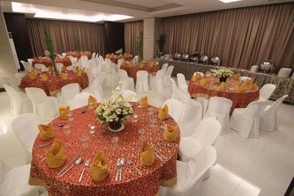 District 21 Hotel Iloilo Zewnętrze zdjęcie
