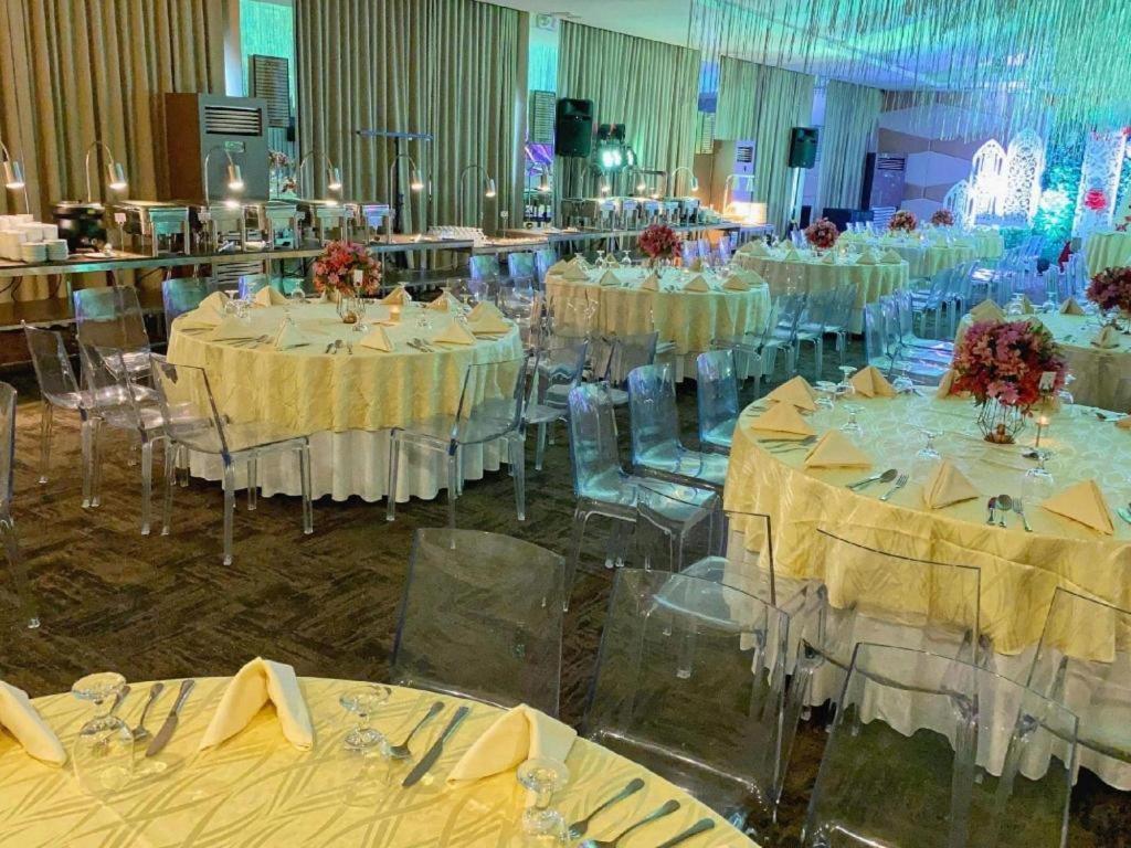 District 21 Hotel Iloilo Zewnętrze zdjęcie